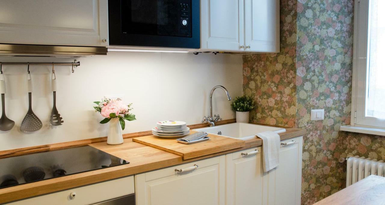 Flowers Apartment Joivy 25 Como Exteriér fotografie